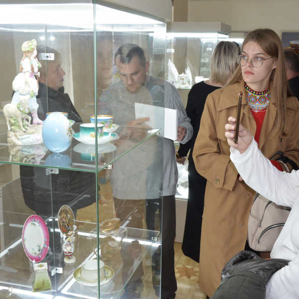 У музеї відкрилася виставка «Мистецтво для всіх. Порцеляна»